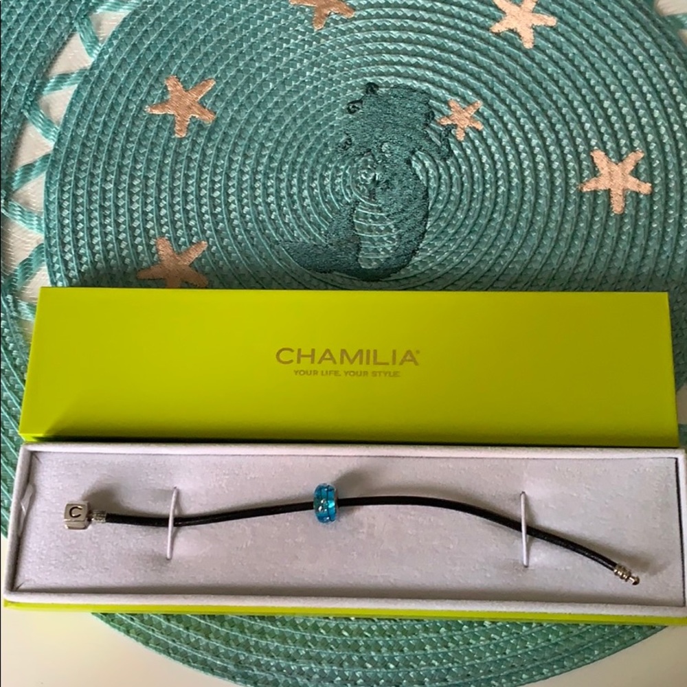 🎈🎈 Chamilia Leather Bracelets with Charm💐